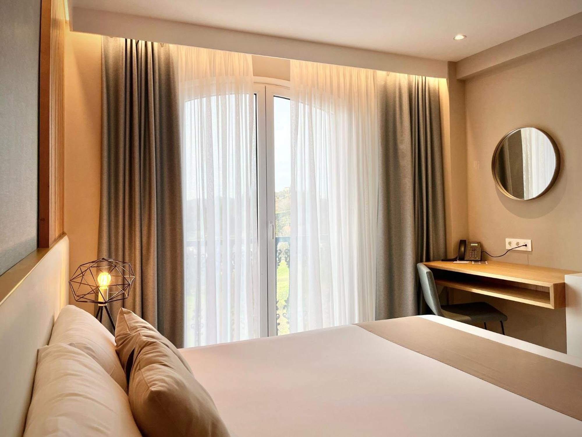 Hotel Candor A Lama Luaran gambar